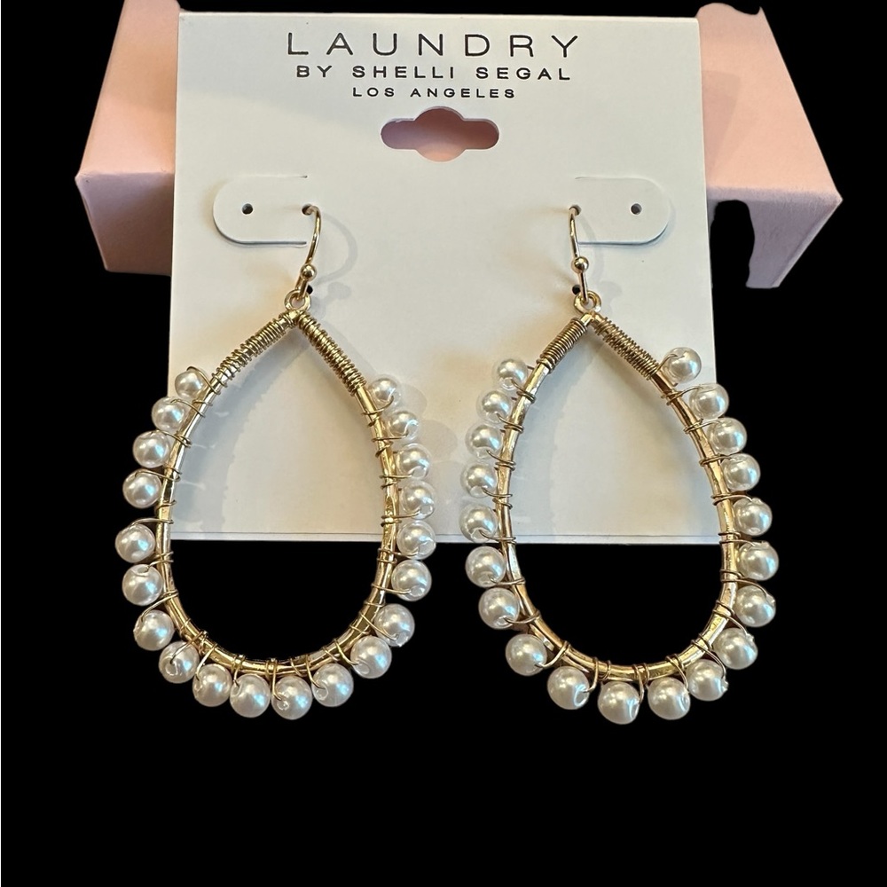Laundry by Shelli Segal pearl wrapped gold teardrop dangle earrings NWT‎